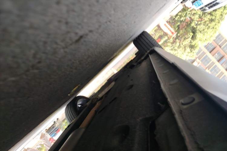 Used Hongqi HS5 2022 2.0T Smart Connect Flagship All-Wheel-Drive Version Chassis Rear Left