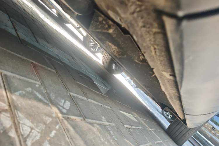 Used Hongqi HS5 2022 Facelifted Version 2.0T Smart Connect Flagship All-Wheel-Drive Edition Chassis Rear Right