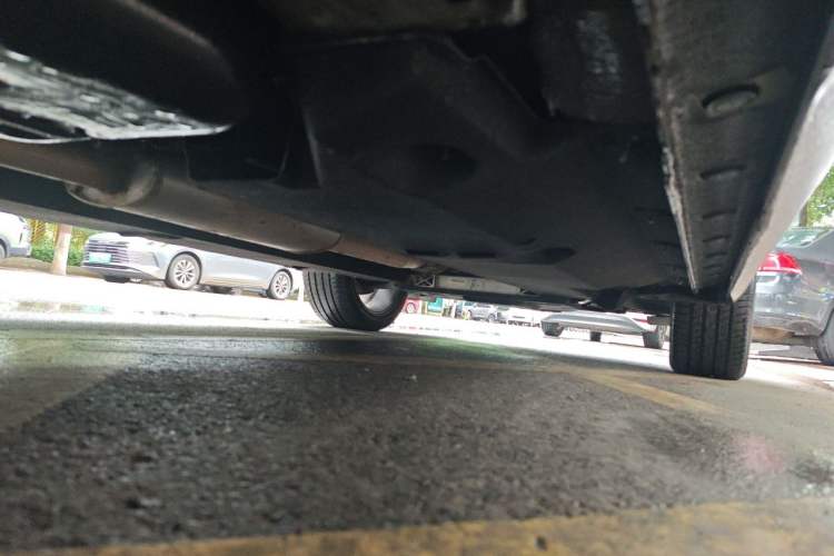 Used Hongqi HS5 2022 Facelifted Version 2.0T Smart Connect Flagship All-Wheel-Drive Edition Chassis Rear Right