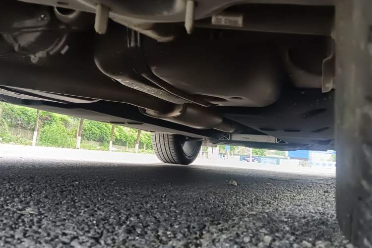 Used Hongqi HS5 2022 2.0T Smart Connect Flagship All-Wheel-Drive Version Chassis Rear Right