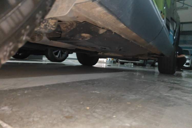 Used Hongqi HS5 2022 Revised Version 2.0T Smart Connect Flagship Edition Chassis Rear Right