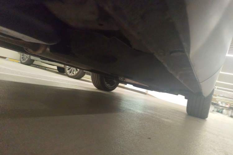 Used Hongqi HS5 2022 2.0T Smart Connect Flagship All-Wheel-Drive Version Chassis Rear Right