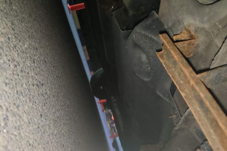 Used Hongqi HS5 2022 2.0T Smart Connect Flagship Edition Chassis Rear Right