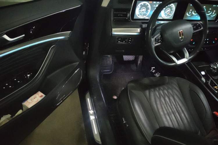 Used Hongqi HS5 2022 Facelifted Version 2.0T Smart Connect Flagship All-Wheel-Drive Edition Driver Seat