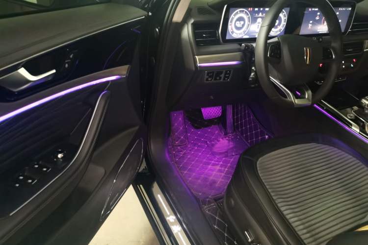 Used Hongqi HS5 2022 Facelifted Version 2.0T Smart Connect Flagship All-Wheel-Drive Edition Driver Seat