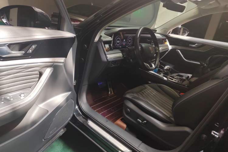Used Hongqi HS5 2022 Facelifted Version 2.0T Smart Connect Flagship All-Wheel-Drive Edition Driver Seat