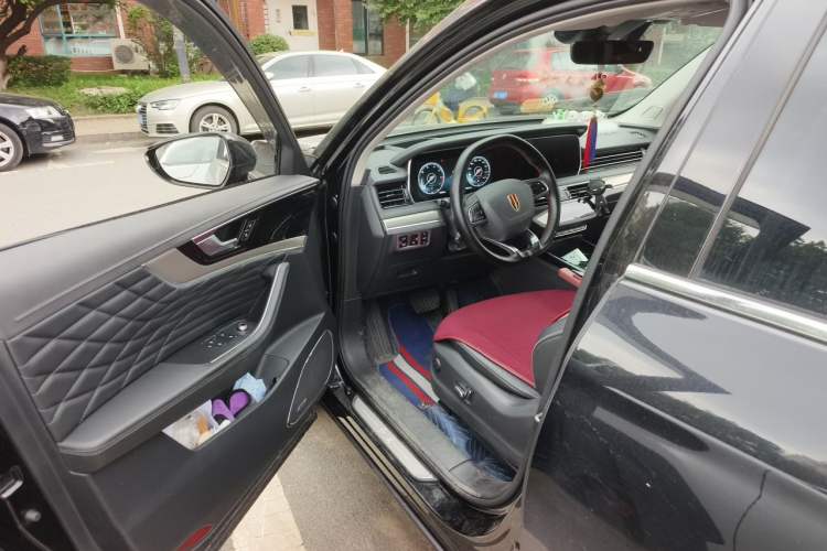 Used Hongqi HS5 2022 Revised Version 2.0T Smart Connect Flagship Edition Driver Seat