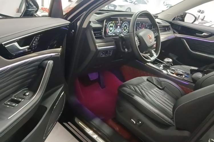 Used Hongqi HS5 2022 Facelifted Version 2.0T Smart Connect Flagship All-Wheel-Drive Edition Driver Seat
