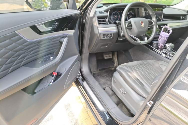 Used Hongqi HS5 2022 Revised Version 2.0T Smart Connect Flagship Edition Driver Seat