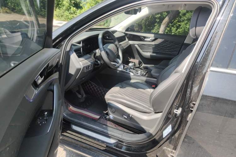 Used Hongqi HS5 2022 Revised Version 2.0T Smart Connect Flagship Edition Driver Seat