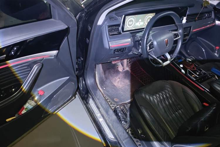 Used Hongqi HS5 2022 Facelifted Version 2.0T Smart Connect Flagship All-Wheel-Drive Edition Driver Seat