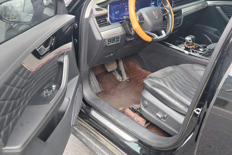 Used Hongqi HS5 2022 Revised Version 2.0T Smart Connect Flagship Edition Driver Seat