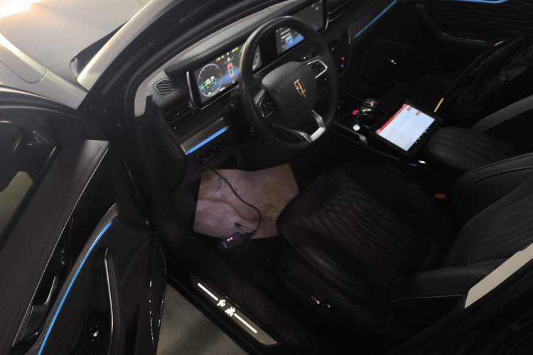 Used Hongqi HS5 2022 Facelifted Version 2.0T Smart Connect Flagship All-Wheel-Drive Edition Driver Seat