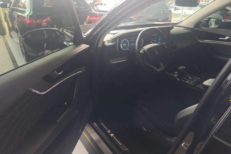 Used Hongqi HS5 2022 Revised Version 2.0T Smart Connect Flagship Edition Driver Seat