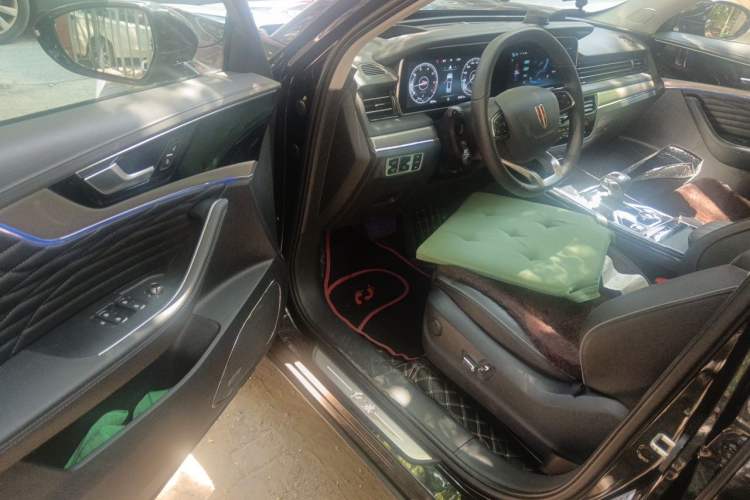 Used Hongqi HS5 2022 Revised Version 2.0T Smart Connect Flagship Edition Driver Seat