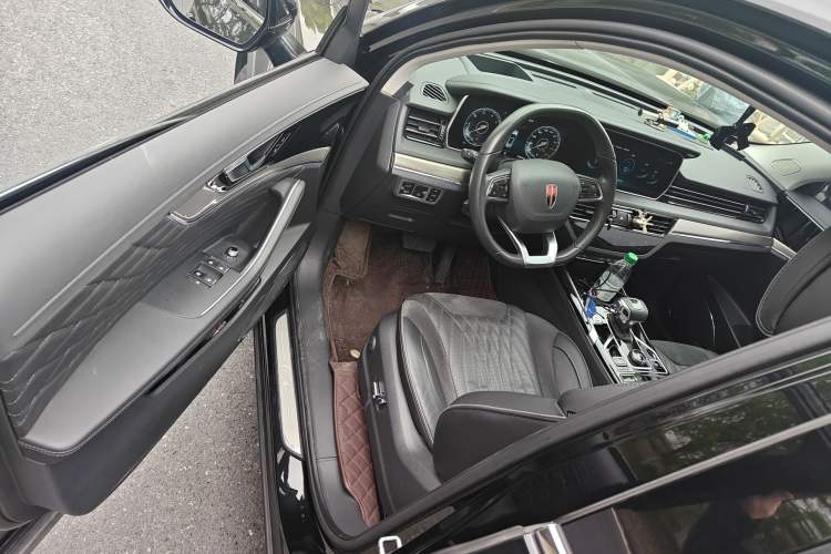 Used Hongqi HS5 2022 Revised Version 2.0T Smart Connect Flagship Edition Driver Seat