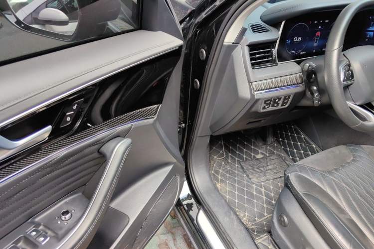 Used Hongqi HS5 2022 2.0T Smart Connect Flagship All-Wheel-Drive Version Driver Seat