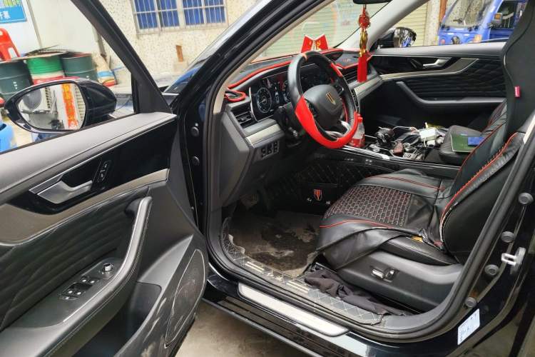 Used Hongqi HS5 2022 Revised Version 2.0T Smart Connect Flagship Edition Driver Seat