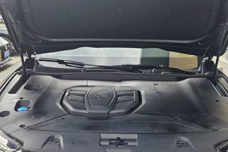 Used Hongqi HS5 2022 2.0T Smart Connect Flagship Edition Engine Bay
