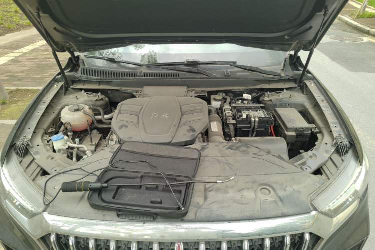 Used Hongqi HS5 2022 Facelifted Version 2.0T Smart Connect Flagship All-Wheel-Drive Edition Engine Bay