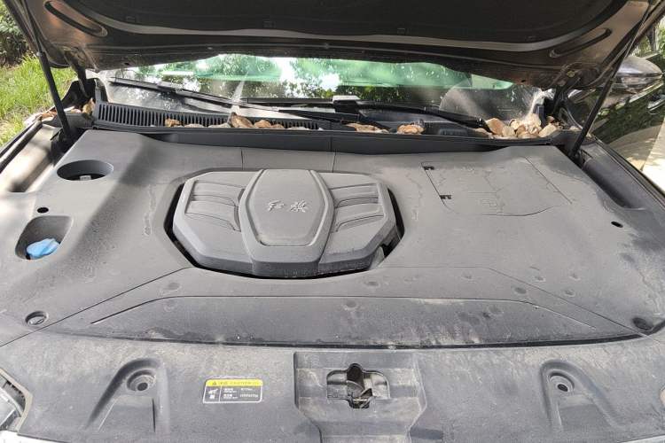 Used Hongqi HS5 2022 Revised Version 2.0T Smart Connect Flagship Edition Engine Bay