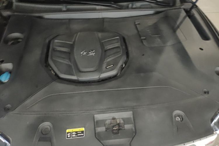 Used Hongqi HS5 2022 2.0T Smart Connect Flagship All-Wheel-Drive Version Engine Bay