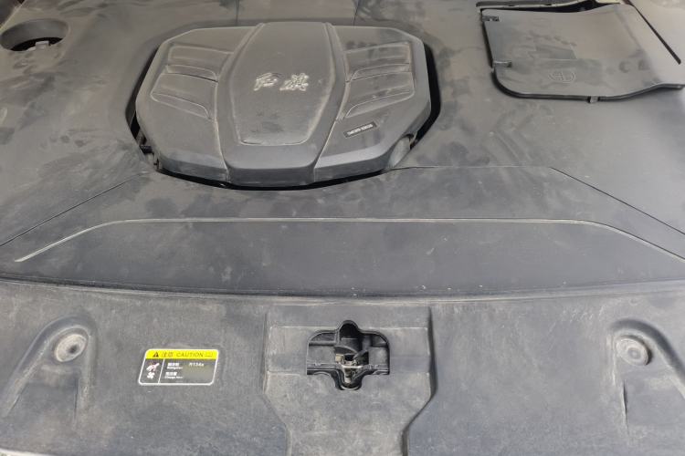Used Hongqi HS5 2022 2.0T Smart Connect Flagship All-Wheel-Drive Version Engine Bay