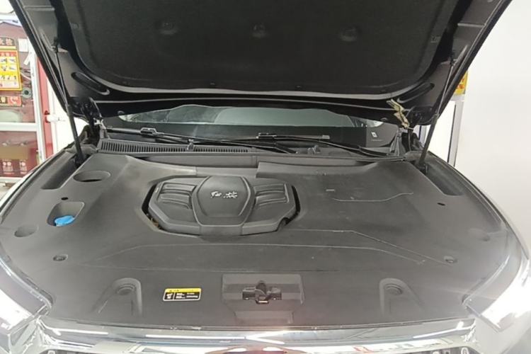 Used Hongqi HS5 2022 Facelifted Version 2.0T Smart Connect Flagship All-Wheel-Drive Edition Engine Bay