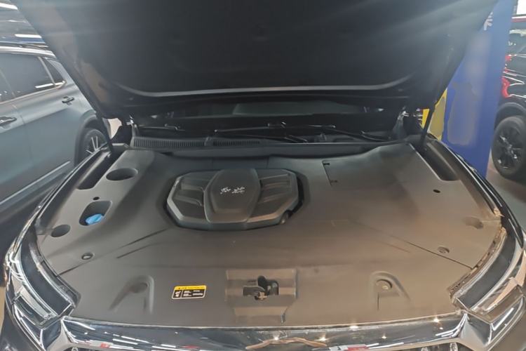 Used Hongqi HS5 2022 Revised Version 2.0T Smart Connect Flagship Edition Engine Bay