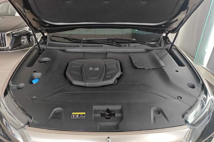 Used Hongqi HS5 2022 2.0T Smart Connect Flagship Enjoyment Purchase Edition Engine Bay