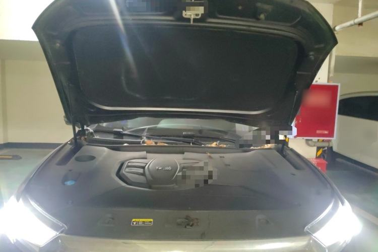 Used Hongqi HS5 2022 2.0T Smart Connect Flagship All-Wheel-Drive Version Engine Bay