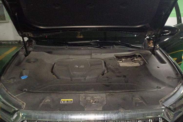 Used Hongqi HS5 2022 2.0T Smart Connect Flagship Enjoyment Purchase Edition Engine Bay