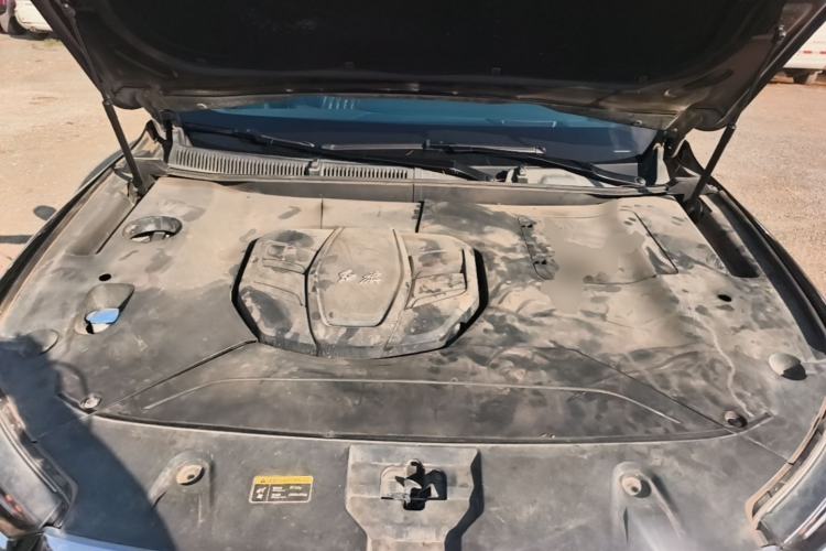 Used Hongqi HS5 2022 Facelifted Version 2.0T Smart Connect Flagship All-Wheel-Drive Edition Engine Bay
