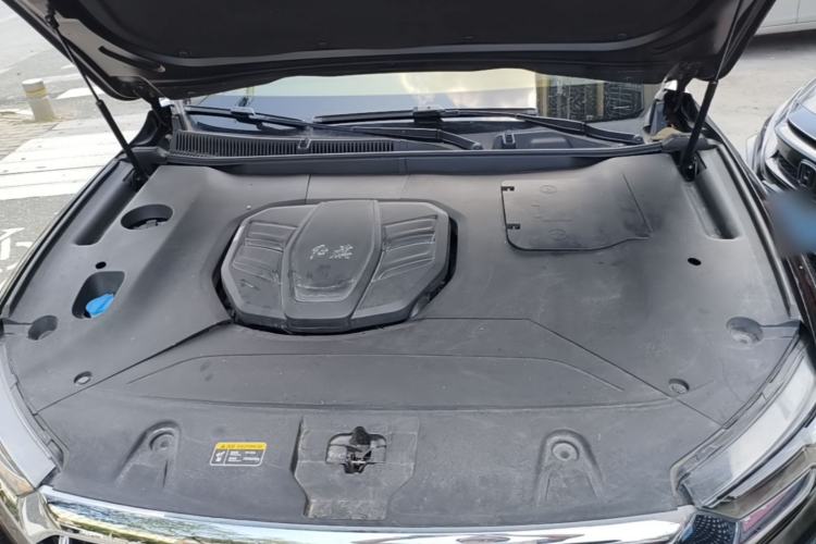 Used Hongqi HS5 2022 Facelifted Version 2.0T Smart Connect Flagship All-Wheel-Drive Edition Engine Bay