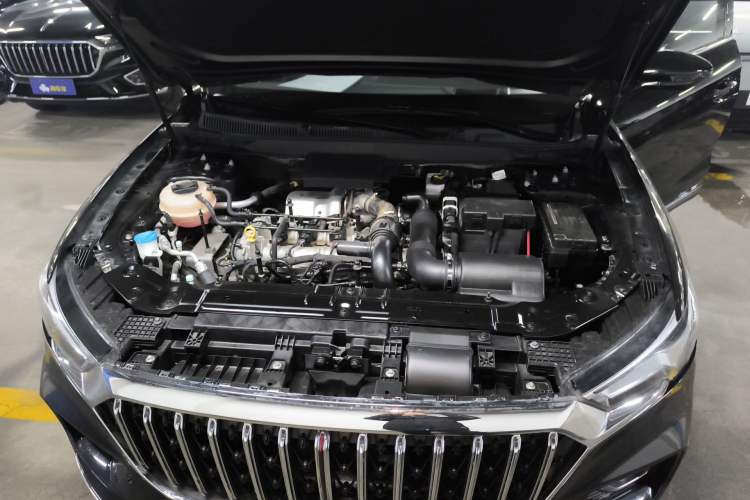 Used Hongqi HS5 2022 Facelifted Version 2.0T Smart Connect Flagship All-Wheel-Drive Edition Engine Bay