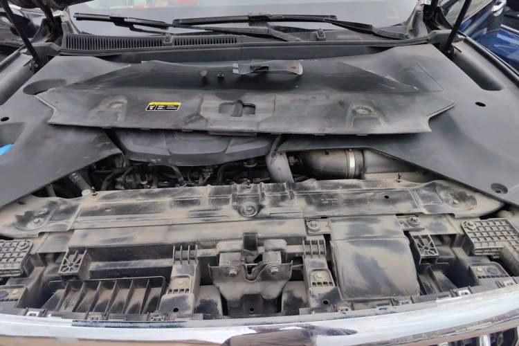 Used Hongqi HS5 2022 2.0T Smart Connect Flagship All-Wheel-Drive Version Engine Bay