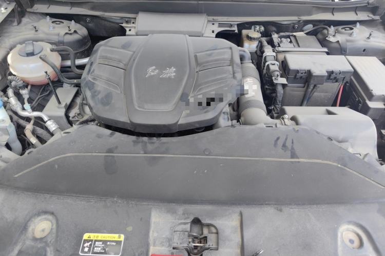 Used Hongqi HS5 2022 2.0T Smart Connect Flagship All-Wheel-Drive Version Engine Bay
