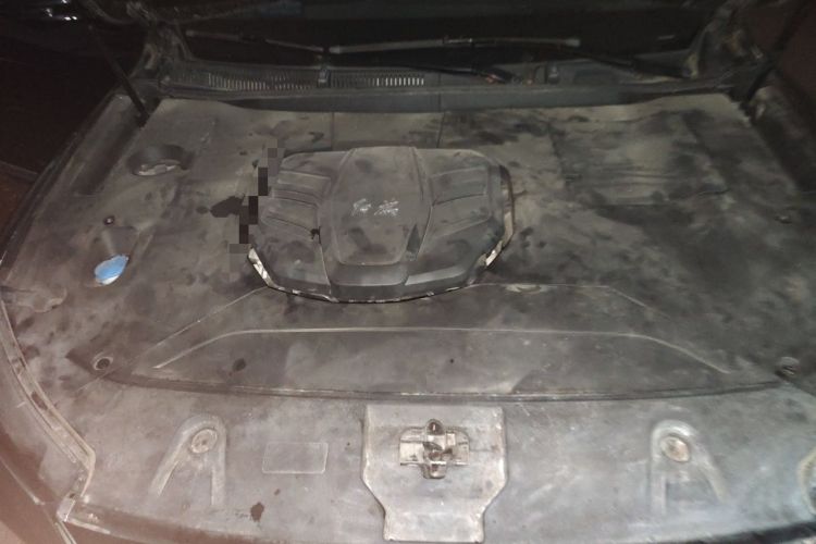 Used Hongqi HS5 2022 Facelifted Version 2.0T Smart Connect Flagship Edition Engine Bay