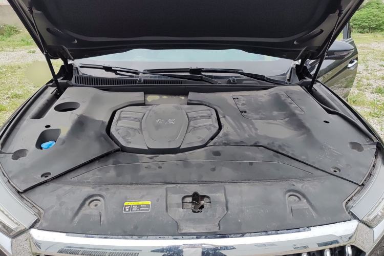 Used Hongqi HS5 2022 Revised Version 2.0T Smart Connect Flagship Edition Engine Bay