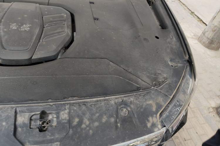 Used Hongqi HS5 2022 2.0T Smart Connect Flagship All-Wheel-Drive Version Engine Bay Left