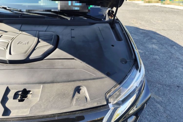 Used Hongqi HS5 2022 2.0T Smart Connect Flagship All-Wheel-Drive Version Engine Bay Left