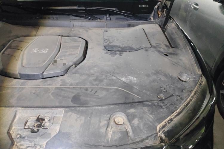 Used Hongqi HS5 2022 Revised Version 2.0T Smart Connect Flagship Edition Engine Bay Left