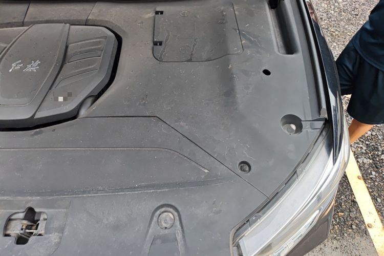 Used Hongqi HS5 2022 2.0T Smart Connect Flagship Edition Engine Bay Left