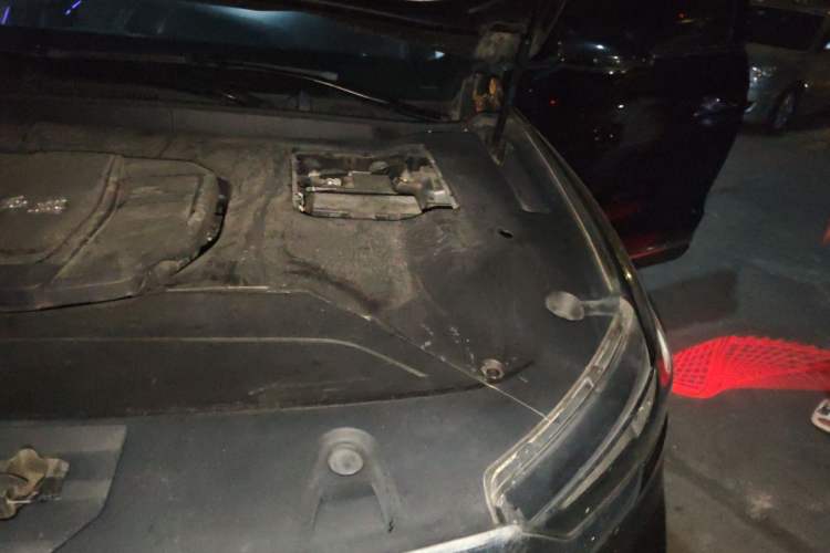 Used Hongqi HS5 2022 2.0T Smart Connect Flagship Edition Engine Bay Left
