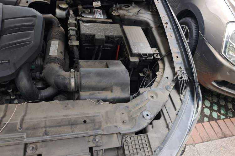 Used Hongqi HS5 2022 2.0T Smart Connect Flagship Edition Engine Bay Left
