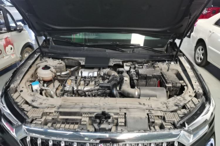 Used Hongqi HS5 2022 2.0T Smart Connect Flagship All-Wheel-Drive Version Engine Bay