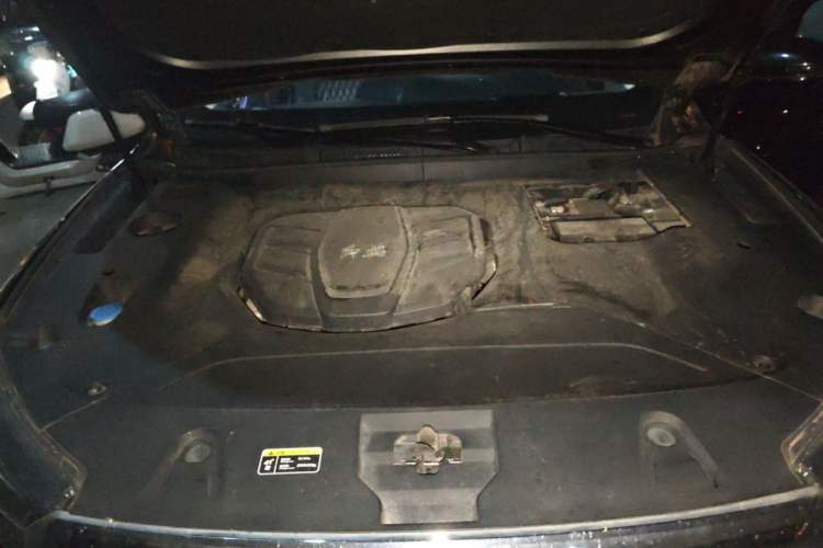 Used Hongqi HS5 2022 2.0T Smart Connect Flagship Edition Engine Bay