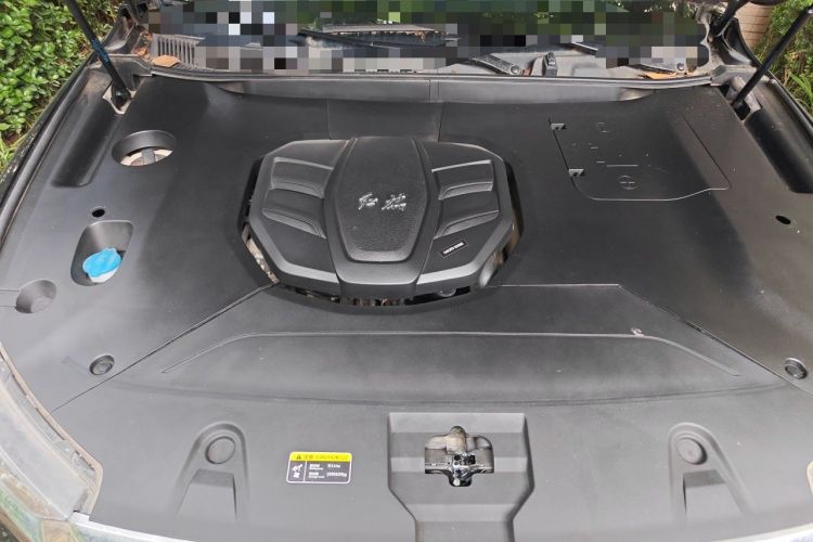 Used Hongqi HS5 2022 2.0T Smart Connect Flagship All-Wheel-Drive Version Engine Bay