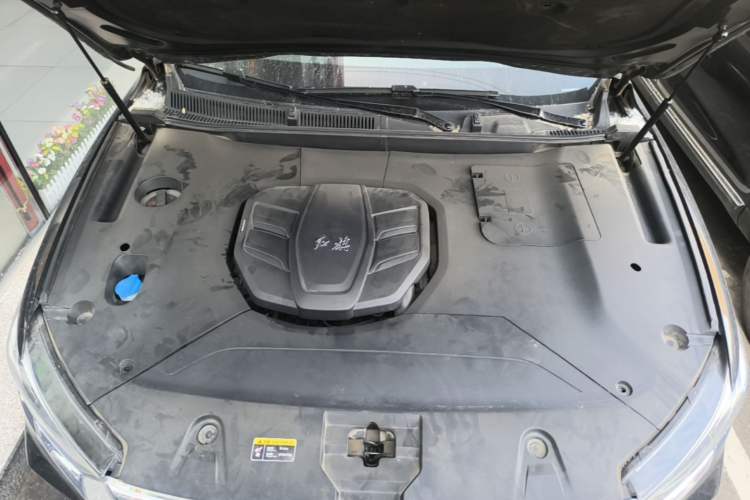 Used Hongqi HS5 2022 Revised Version 2.0T Smart Connect Flagship Edition Engine Bay