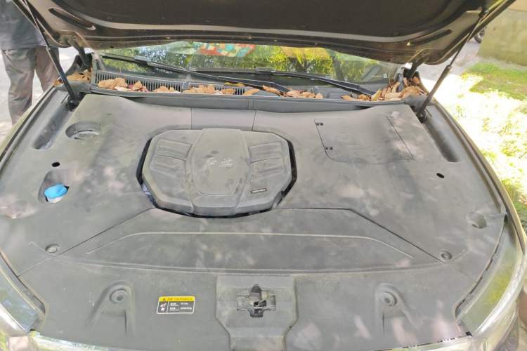 Used Hongqi HS5 2022 Revised Version 2.0T Smart Connect Flagship Edition Engine Bay